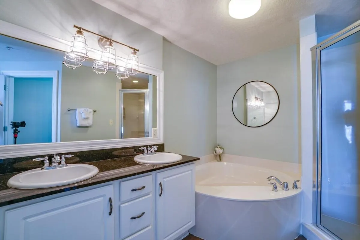 Calypso 1401E 3Br 3Ba Corner Unit Direct Gulf Front High Demand Apartment Panama City Beach United States